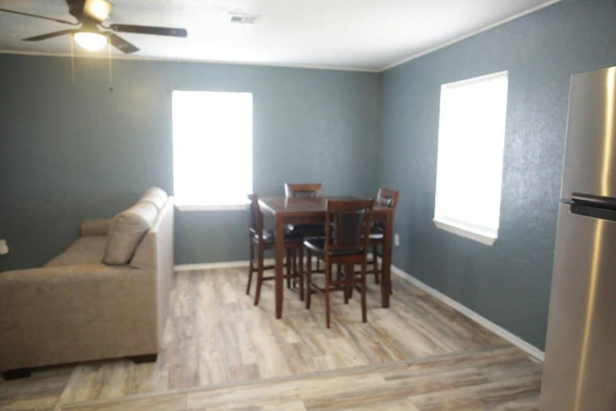 1 Bedroom With A Fireplace Close To Base Lawton Exterior foto